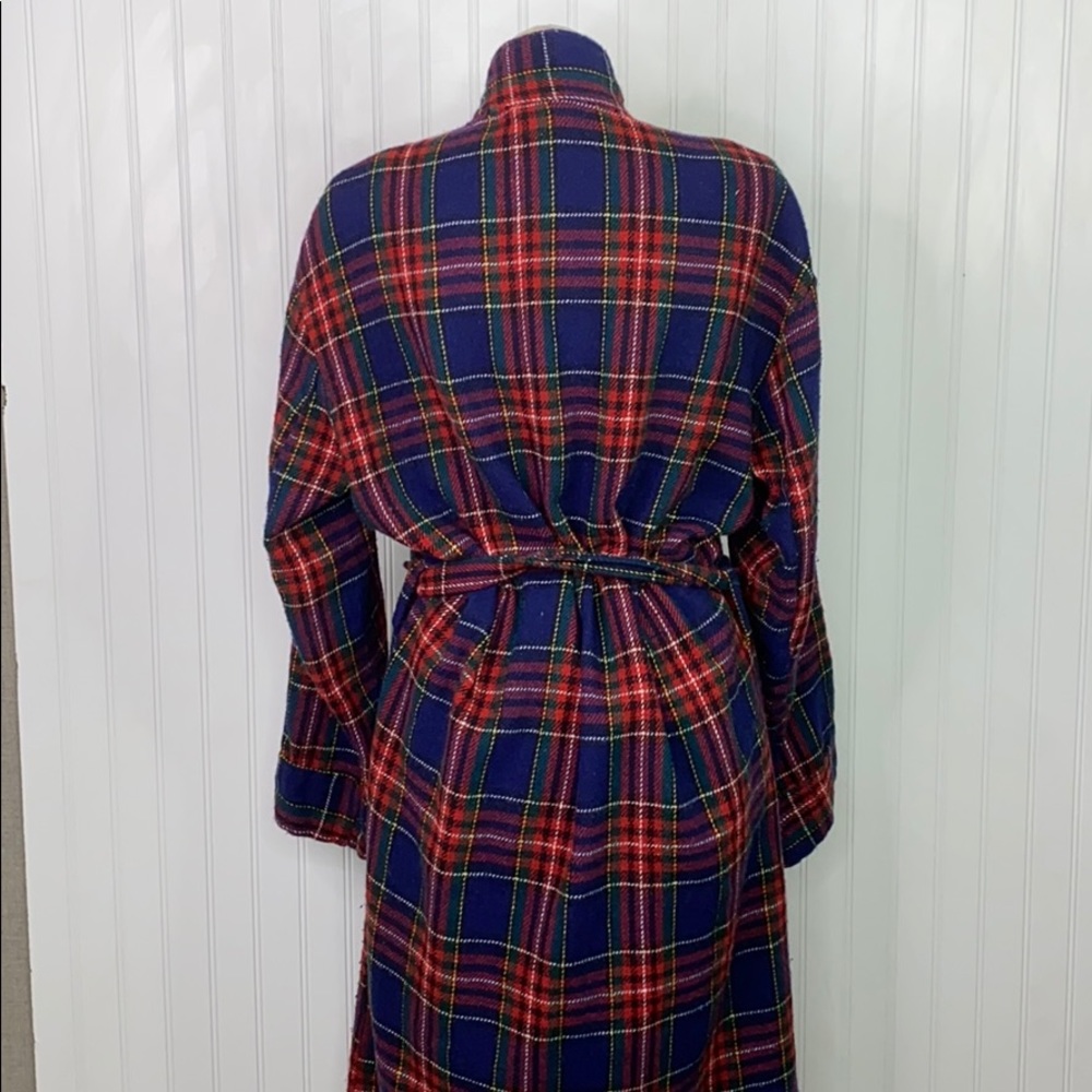 VINTAGE: Plaid Flannel Robe - Picture 7 of 10